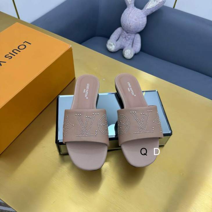Picture of Louis Vuitton Slippers _SKULVsz35-40GDT0404468